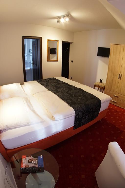 Hotel Zur Post Bernkastel-Kues Habitación foto